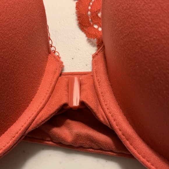 Victoria’s Secret bra, 36C - Picture 2 of 5